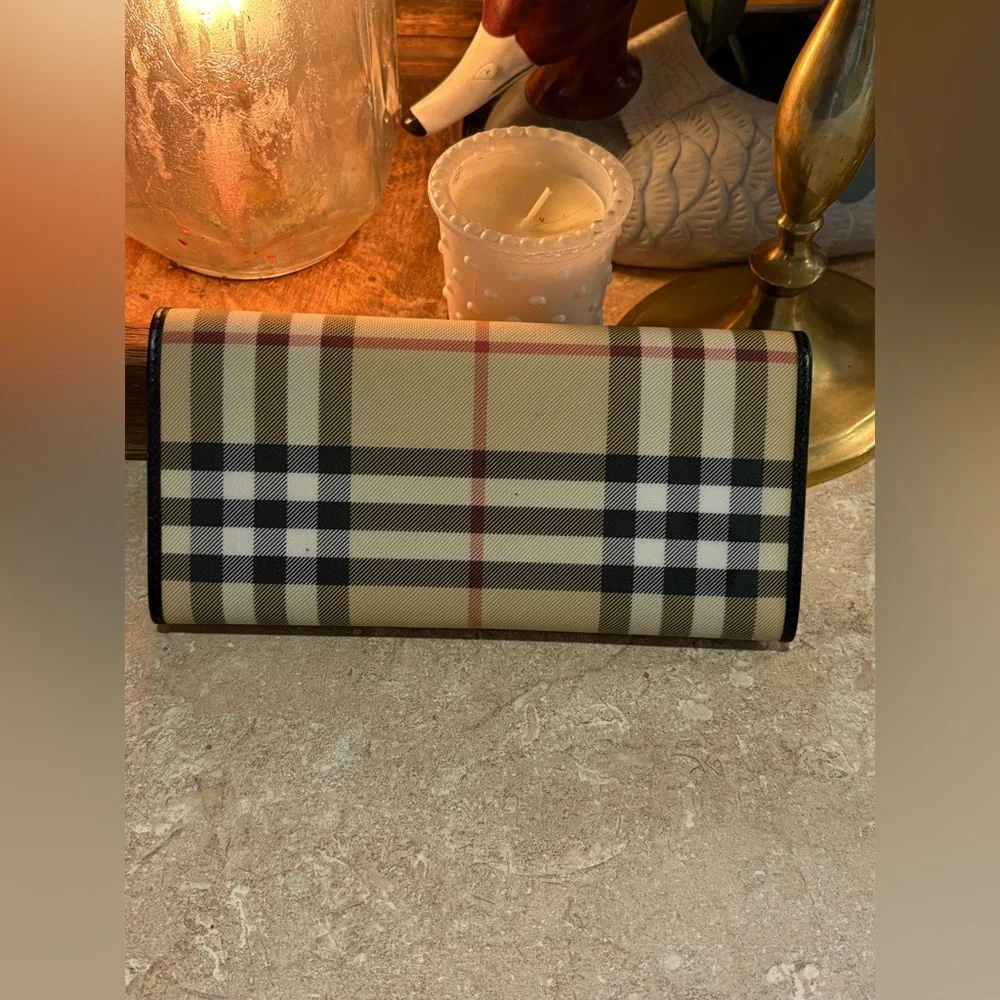 Burberry Authentic Nova Check Wallet - Picture 4 of 13